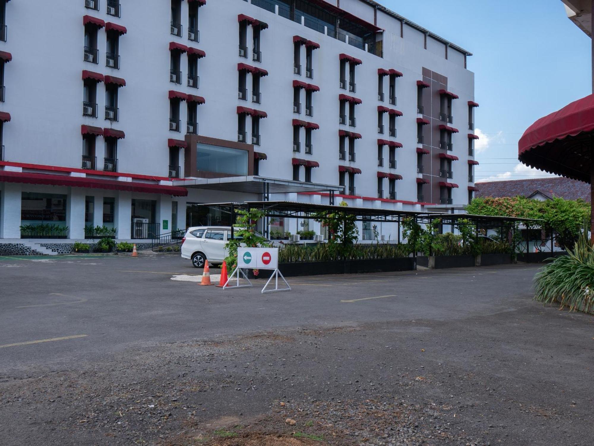 Meotel Пурвокерто Экстерьер фото
